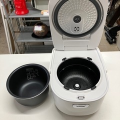 A2506-094 アイリスオーヤマ IHジャー炊飯器 RC-IK30-W 2020年製 通電確認済み 3合炊き 中古の画像