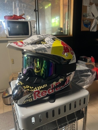 レッドブルヘルメット　山バイク　XL