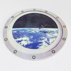 宇宙船窓型ステッカー 直径287mm厚み5mm シール シート 天井 壁 扉 子供部屋 トイレ 玄関 一人暮らし 模様替え 軽量 大型 おしゃれ かわいい きれいの画像