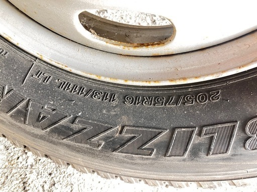 205/75R16 113/111N スタッドレス