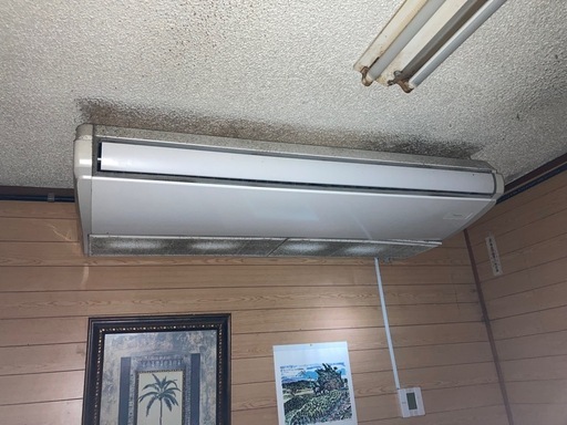 業務用クーラー、2年落ち、2023年製造　　値引き交渉可能！