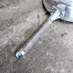 吉岡　アルミニウム製フライパン中古　26cm　吊り下げられますの画像