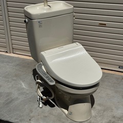 【美品】　LIXIL(INAX) LN便器　洗浄便座・手洗い付き...