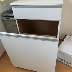 ゴミ箱収納付きキッチン棚