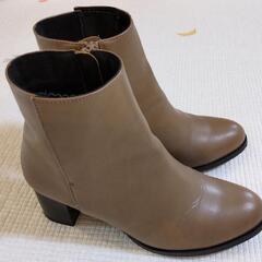 ショートブーツの画像
