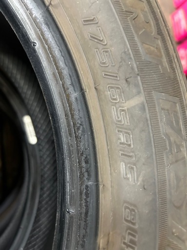 175\65r15 ダンロップ　ホイール無し