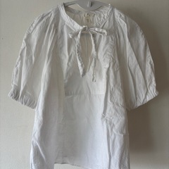 白ブラウス M H&M