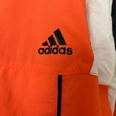 adidasシャカシャカパーカーの画像