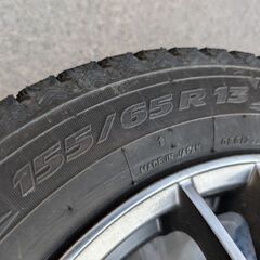 ホイル付きスタットレスタイヤの画像