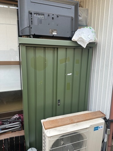 ガレージ　物置