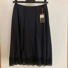 【未使用】スカート　裾レース　黒