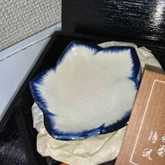 未使用　★4枚価格★瀬戸焼 花型 デイジー小皿・豆鉢　可愛らしい小皿の画像