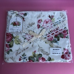 決まりました⭐️【新品未開封】ポーチ　バラ柄　ローズ　レース