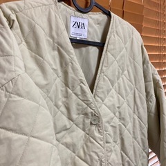 ZARAレディースカッティングコートの画像