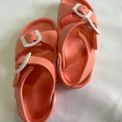 新品未使用　キッズ サンダル オレンジ 調整可能 マジックテープ...