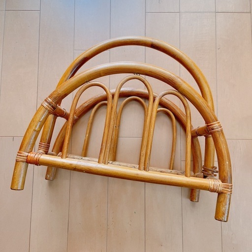 美品】ラタン マガジンラック昭和レトロ 籐 (わず) 東姫路の収納家具