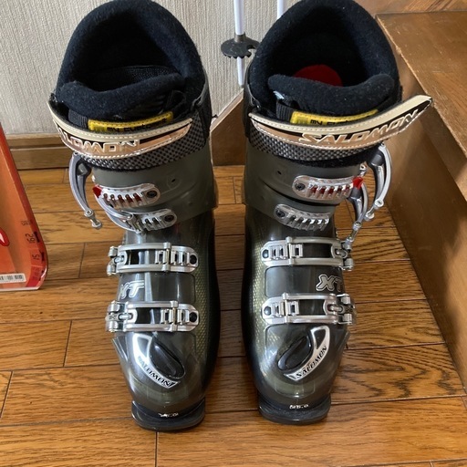 ROSSIGNOLスキー板、SALOMONブーツ、LEKIストック