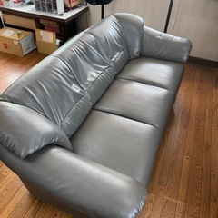 【中古】三人掛けソファ　2台セット
