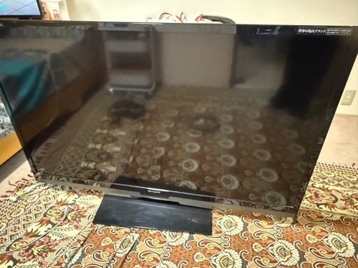 SHARP製の大画面テレビ