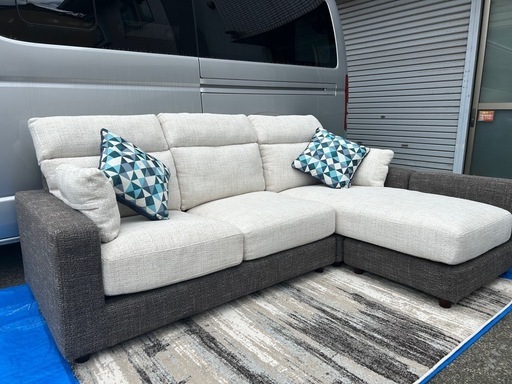 シェーズロングソファー