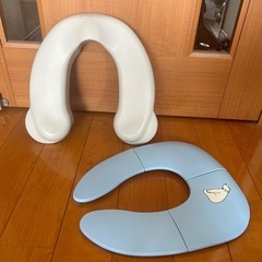 Richell　ソフト補助便座 と 折りたたみ補助便座の セット　キッズ便座 トイトレの画像