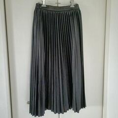 GU　合皮　ロングプリーツスカート