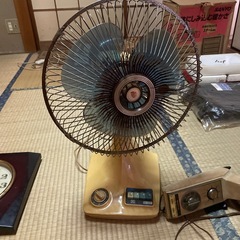 ジャンク品 扇風機 2台の画像