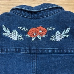 あげます【Avan Lily】デニムロンパース 花柄刺繍付きの画像
