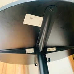 bar table & two chairs の画像