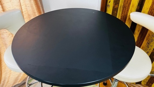 bar table & two chairs 