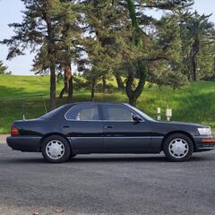 Lexus LS 400 ブラックセダン 左ハンドル　5万マイル　サンルーフ　平成5年の画像