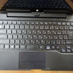 Fujitsu ARROWS Tab Q704/H　中古品の画像
