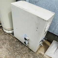 ジャンク　壊れた給湯器　の画像