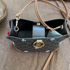 スヌーピーショルダーバッグ&皮ベレー帽の画像