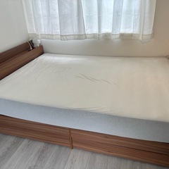 \大幅値下げ中/収納付きダブルベッド(マットレス付き)