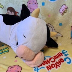 でっかい牛のぬいぐるみ