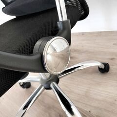【取りに来てくれる方限定】デスクチェア イス メッシュ 腰サポート ひじつきあり の画像