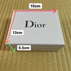 【DIOR】外箱｜13×15×5.5cm｜リボン付きの画像