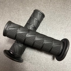 オートバイ バイク汎用ハンドルグリップ   ブラックの画像
