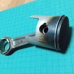 レーシングカート用ピストン、コンロッドの画像