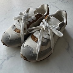 ZARAキッズスニーカー31