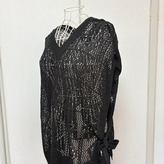 タグ付き　黒 ベストの画像