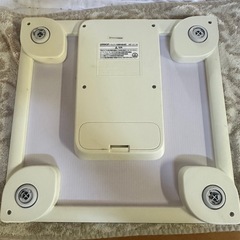 オムロン 体重体組成計 ホワイト HBF-217-Wの画像
