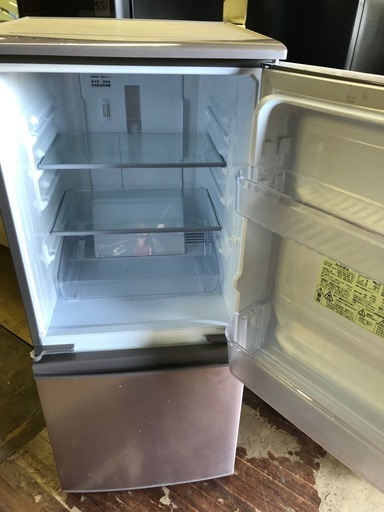 NO B265 ?福岡市内配送設置無料✨?SJ-D14E-N 冷蔵庫 ブロンズ系 [137L /2ドア /右開き/左開き付け替えタイプ