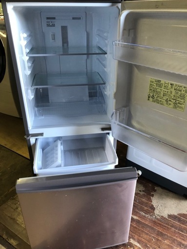 NO B265 ?福岡市内配送設置無料✨?SJ-D14E-N 冷蔵庫 ブロンズ系 [137L /2ドア /右開き/左開き付け替えタイプ