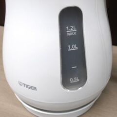 タイガー 電気ケトル 2021年製 マットホワイト PCL-120 容量1.2L 電気ポット わく子 TIGER 苫小牧西店の画像