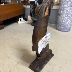 リサイクルショップどりーむ荒田店 No794　オブジェ　置物　鮭　躍動感　お買い得品　欠損有の画像