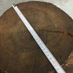 🔷🔶🔷WNY4/66 丸太 切り株 椅子 2点 高さ約45/48㎝ 重さ約13/14kg 腰かけ 天然木 無垢材 スツール 飾り台 ガーデン 陳列台 店舗什器🔷🔶🔷の画像
