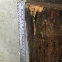 🔷🔶🔷WNY4/67 丸太 切り株 椅子 2点 高さ約45/48.5㎝ 重さ約17/17kg 腰かけ 天然木 無垢材 スツール 飾り台 ガーデン 陳列台 店舗什器②〇🔷🔶🔷の画像