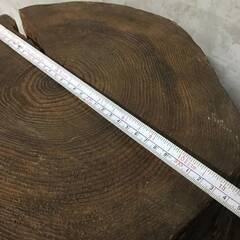 🔷🔶🔷WNY4/67 丸太 切り株 椅子 2点 高さ約45/48.5㎝ 重さ約17/17kg 腰かけ 天然木 無垢材 スツール 飾り台 ガーデン 陳列台 店舗什器②〇🔷🔶🔷の画像